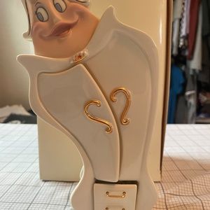 Lenox Disney Showcase Beauty & the Beast Armoire figurine